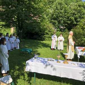 Fronleichnam unter schönem Himmel