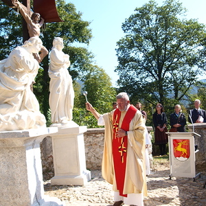 Das Fest der Kreuzerhöhung und Maria 7 Schmerzen waren der Anlass, die neu renovierte Kreuzigungsgruppe des Kalvarienberges von Deutschfeistritz zu segnen.